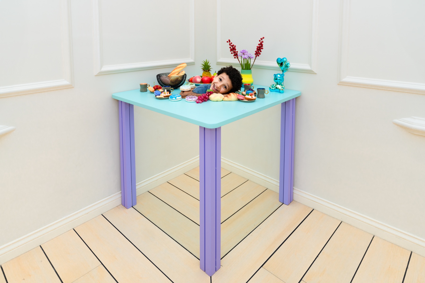 Visiteurs prenant des photos instagrammables à illusion Nice